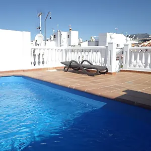 https://pulguilla-e-menyber.hotelsinnerja.org
